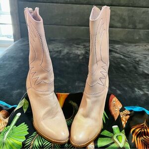 Women’s Vintage 9 West Lilac& Lavender Leather‎ Boho Heel Western Boots 7.5B